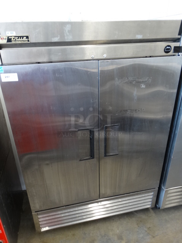 WOW! 2011 True Model TS-49 ENERGY STAR Stainless Steel Commercial 2 Door Reach In Cooler on Commercial Casters. 115 Volts, 1 Phase. 54x30x83. Tested and Working! - Image 3 of 6