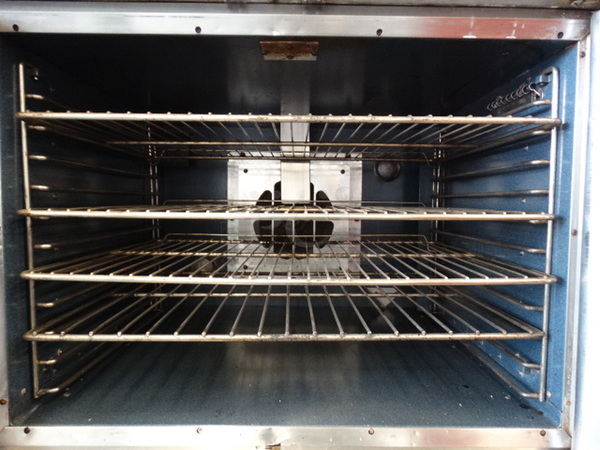 2 BEAUTIFUL! Vulcan Stainless Steel Commercial Gas Powered Full Size Convection Ovens w/ View Through Doors, Metal Oven Racks and Thermostatic Controls. 40x32x70. 2 Times Your Bid! - Image 5 of 9