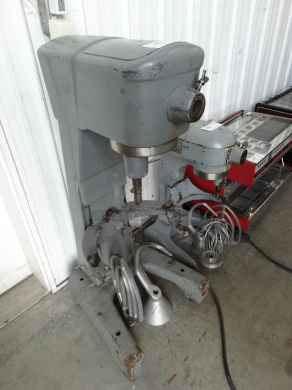 GREAT! Hobart Model D-300 Metal Commercial 30 Quart Planetary Mixer w/ Paddle and Dough Hook Attachments. 115 Volts, 1 Phase. 2x22x45. Tested and Working! - Image 5 of 8