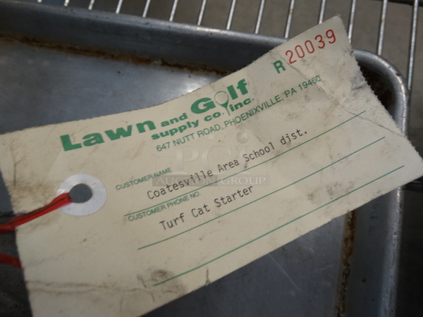 2 Metal Items; Lawn and Golf Turf Cat Starter and Half Size Baking Pan. 8x6x4, 13x18x1. 2 Times Your Bid! - Image 5 of 5