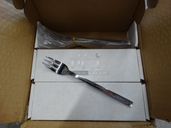 36 BRAND NEW IN BOX! Oneida Chef's Table Cocktail Forks. 6