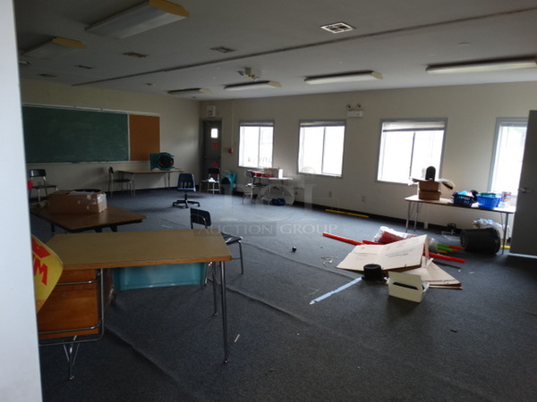 Modular Classroom w/ 2 Entrance Doors, 4 Windows, Closet and All Contents! BUYER MUST REMOVE. Item Is Located In Coatesville, PA - Winner Will Have Up To 2 Weeks To Remove. Address Will Be Given To the Winning Bidder After They Provide a Certificate of Insurance - Image 7 of 12