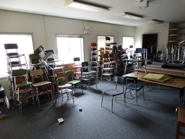 Modular Classroom w/ 2 Entrance Doors, 4 Windows, Closet and All Contents! BUYER MUST REMOVE. Item Is Located In Coatesville, PA - Winner Will Have Up To 2 Weeks To Remove. Address Will Be Given To the Winning Bidder After They Provide a Certificate of Insurance - Image 7 of 12