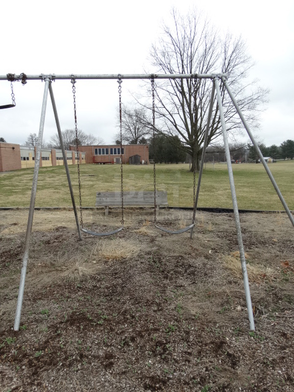Metal 6 Swing Swingset. BUYER MUST REMOVE. Item Is Located In Coatesville, PA - Winner Will Have Up To 2 Weeks To Remove. Address Will Be Given To the Winning Bidder After They Provide a Certificate of Insurance - Image 4 of 11