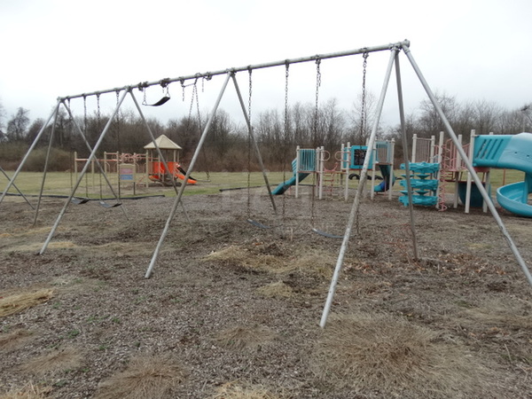 Metal 6 Swing Swingset. BUYER MUST REMOVE. Item Is Located In Coatesville, PA - Winner Will Have Up To 2 Weeks To Remove. Address Will Be Given To the Winning Bidder After They Provide a Certificate of Insurance - Image 11 of 11