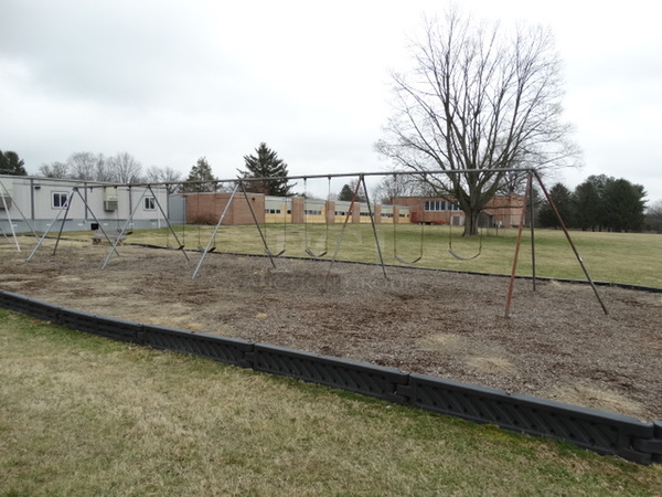 Metal 8 Swing Swingset; Missing 1 Swing Seat. BUYER MUST REMOVE. Item Is Located In Coatesville, PA - Winner Will Have Up To 2 Weeks To Remove. Address Will Be Given To the Winning Bidder After They Provide a Certificate of Insurance - Image 2 of 12