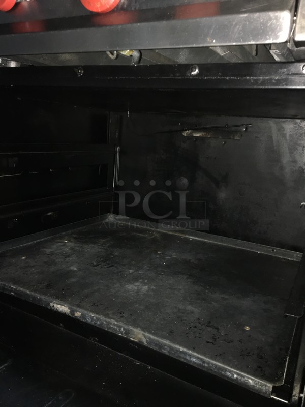 FABULOUS! Vulcan Commercial Natural Gas Powered 4 Burner Stove! With Right Side Flat Griddle! With Backsplash & Overhead Salamander Shelf! With 2 Full Size Oven Underneath! All Stainless Steel! On Legs! - Image 9 of 12