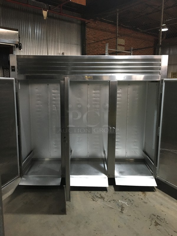 Traulsen Commercial 3 Door Roll In Rack Dough Retarder Cooler/Refrigerator! All Stainless Steel! Model ARI332LUTFHS Serial T85963E08! 115V 1Phase! - Image 4 of 7