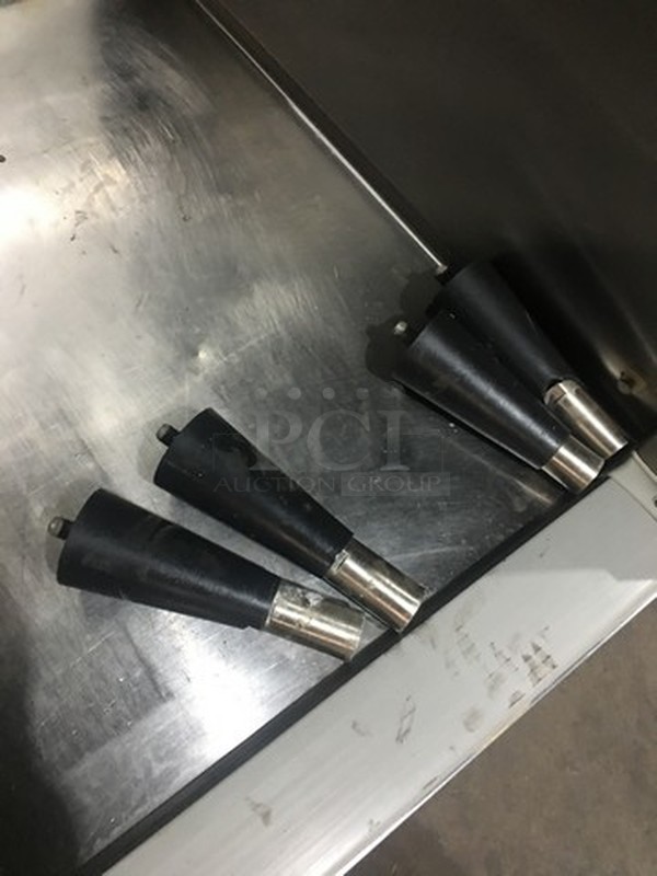 Victory 4 Door Reach In Cooler! With Built In Pan Rack Shelves! Model RS2DS7HDR22 Serial R9433V429! On Legs!  - Image 7 of 10