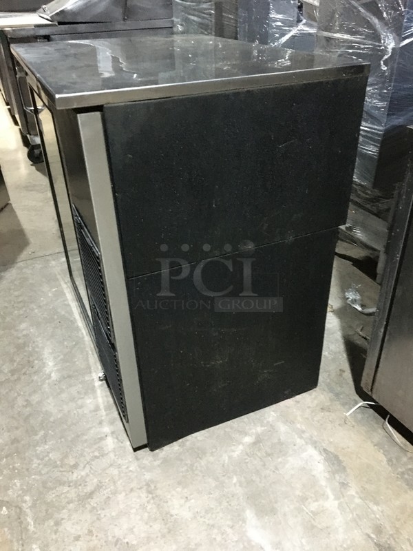 Glastender Commercial Single Door Refrigerated Bar Back Merchandiser! With Poly Coated Rack! Model BB36R1XSR Serial 134140480N! 115V 1Phase! - Image 3 of 9