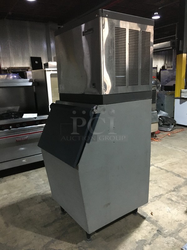 Scotsman Commercial Ice Making Machine! On Ice Bin! All Stainless Steel! Model CME256AS1E Serial 58781512D! 115V 1Phase! On Legs! 2 X Your Bid! Makes One Unit! - Image 3 of 8