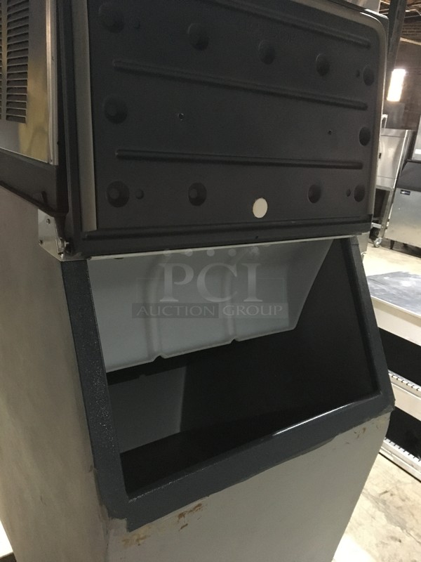 Scotsman Commercial Ice Making Machine! On Ice Bin! All Stainless Steel! Model CME256AS1E Serial 58781512D! 115V 1Phase! On Legs! 2 X Your Bid! Makes One Unit! - Image 6 of 8