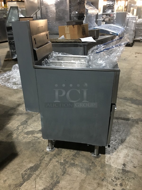 Pitco Commercial Natural Gas Powered Deep Fat Fryer! With 2 Metal Frying Baskets! With Backsplash! All Stainless Steel! Model 35C Serial G15CB011933! On Legs! - Image 2 of 9