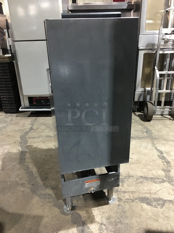 Pitco Commercial Natural Gas Powered Deep Fat Fryer! With 2 Metal Frying Baskets! With Backsplash! All Stainless Steel! Model 35C Serial G15CB011933! On Legs! - Image 4 of 9