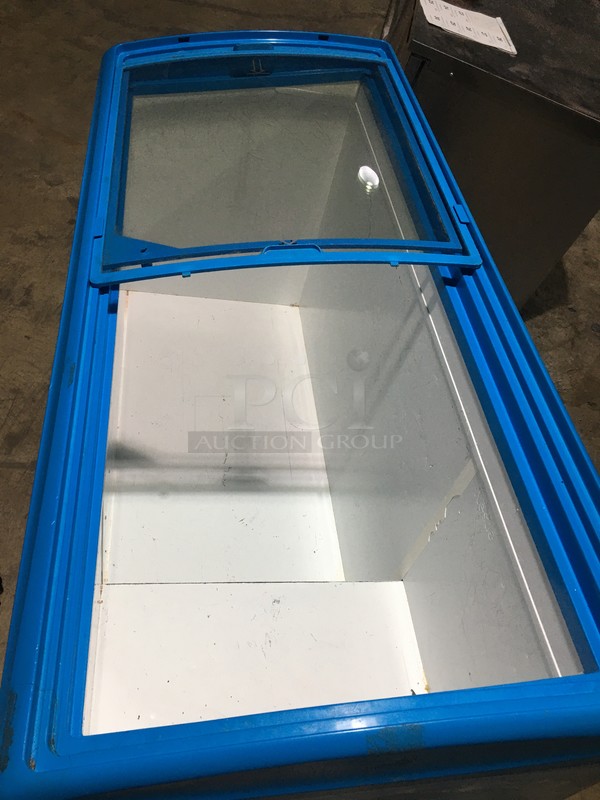 AHT Commercial Reach In Display Freezer! With 2 Sliding Top Doors! - Image 5 of 5