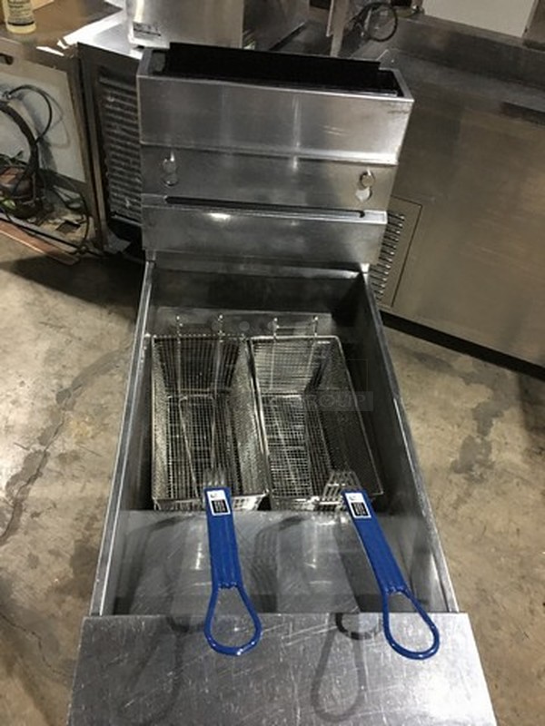 Nice! Pitco 4 Burner Natural Gas Powered Deep Fat Fryer! With Metal Frying Baskets! Model SG14! On Legs!  - Image 5 of 10