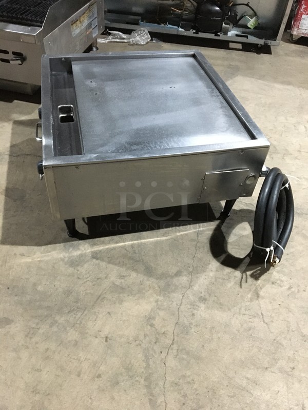 BEAUTIFUL! Wells Commercial Countertop Electric Powered Flat Griddle! All Stainless Steel! Model G13 Serial T17979! 208/240V! On Legs! - Image 2 of 9