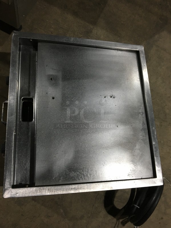 BEAUTIFUL! Wells Commercial Countertop Electric Powered Flat Griddle! All Stainless Steel! Model G13 Serial T17979! 208/240V! On Legs! - Image 5 of 9