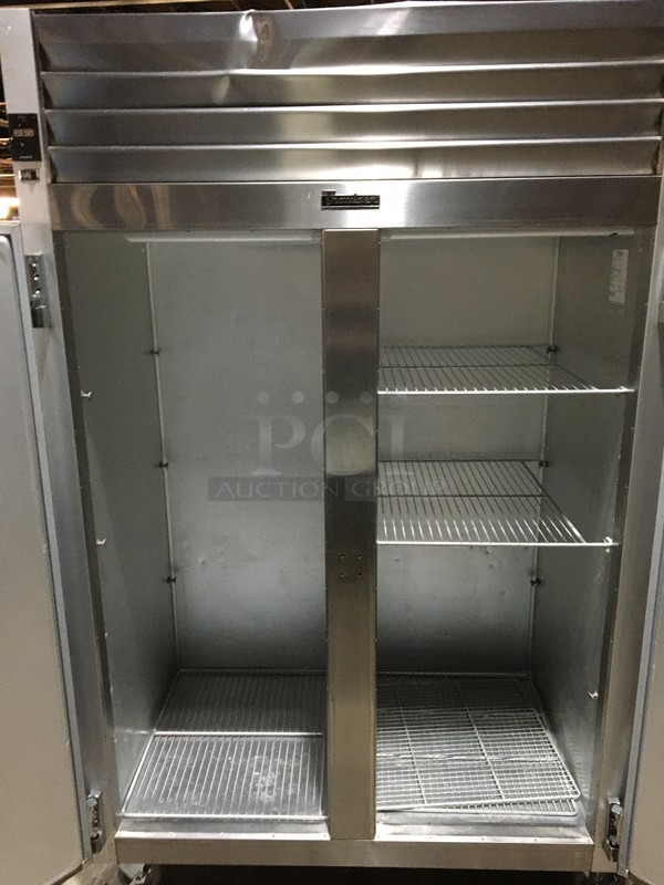 Traulsen Commercial 2 Door Reach In Refrigerator! With Poly Coated Racks! All Stainless Steel! Model G20010 Serial T173370H01! 115V 1Phase! On Commercial Casters!  - Image 5 of 10