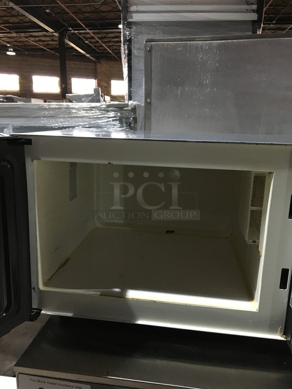 Panasonic Commercial Countertop Microwave Oven! All Stainless Steel! With View Through Door! Model NE1054T! 120V 1Phase! - Image 5 of 9