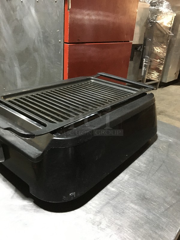 Philips Countertop Smokeless Grill! With Handles! Model HD6371! 120V! - Image 2 of 8