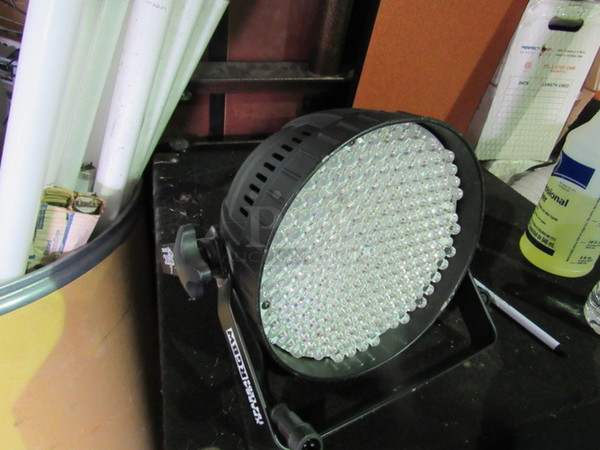 One Xstatic Light XPAR64 With 194 LED.