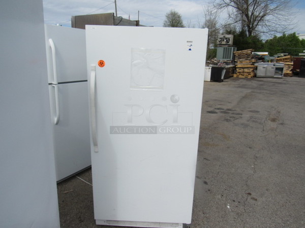One Kenmore Refrigerator. 115 Volt. Model# 253.60722011. WORKING!  32X30X65