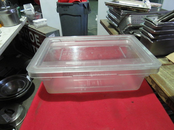 3.5 Gallon Rubbermaid Food Storage Container With Lid. 2XBID.