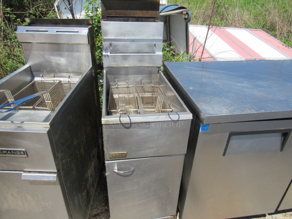 One SS Pitco Natural Gas Deep Fryer With 2 Baskets. Model# 40D. 15X30X52