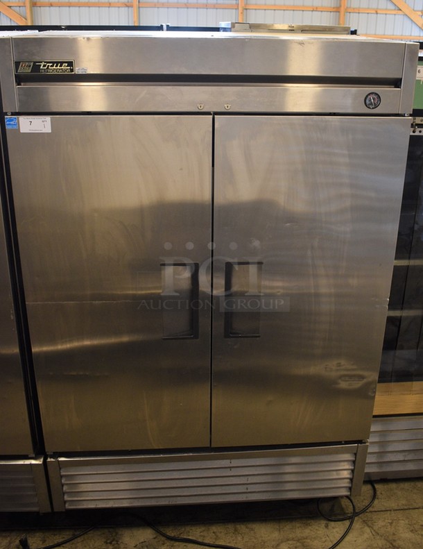 SWEET! 2014 True Model T-49 ENERGY STAR Stainless Steel Commercial 2 Door Reach In Cooler w/ Poly Coated Racks on Commercial Casters. 115 Volts, 1 Phase. 54x30x83. Tested and Working! - Image 1 of 6