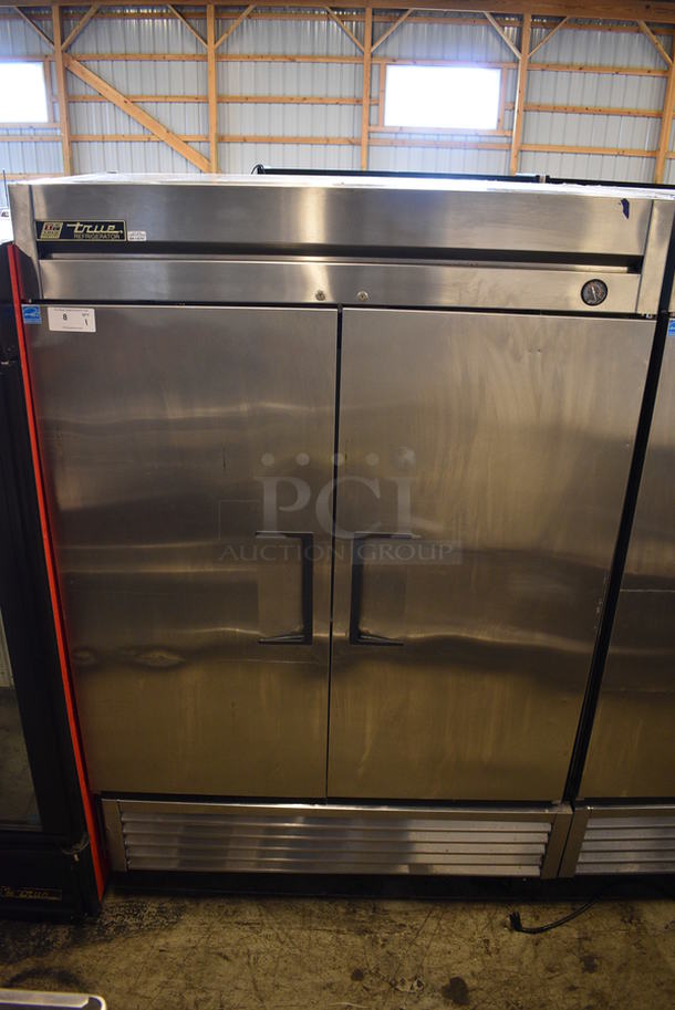 SWEET! 2014 True Model T-49 ENERGY STAR Stainless Steel Commercial 2 Door Reach In Cooler w/ Poly Coated Racks on Commercial Casters. 115 Volts, 1 Phase. 54x30x83. Tested and Working! - Image 1 of 6