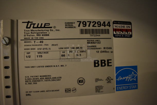 SWEET! 2014 True Model T-49 ENERGY STAR Stainless Steel Commercial 2 Door Reach In Cooler w/ Poly Coated Racks on Commercial Casters. 115 Volts, 1 Phase. 54x30x83. Tested and Working! - Image 4 of 6
