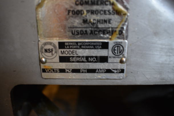 AMAZING! Berkel Model 919 Stainless Steel Commercial Countertop Meat Slicer w/ Blade Sharpener. 115 Volts, 1 Phase. 26x19x27. Tested and Working! - Image 7 of 8