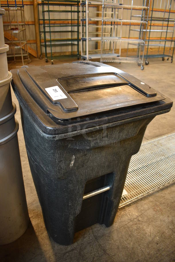 Black Poly Trash Can w/ Lid. 24x30x41 - Image 4 of 6