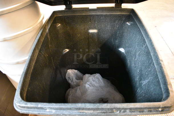 Black Poly Trash Can w/ Lid. 24x30x41 - Image 5 of 6
