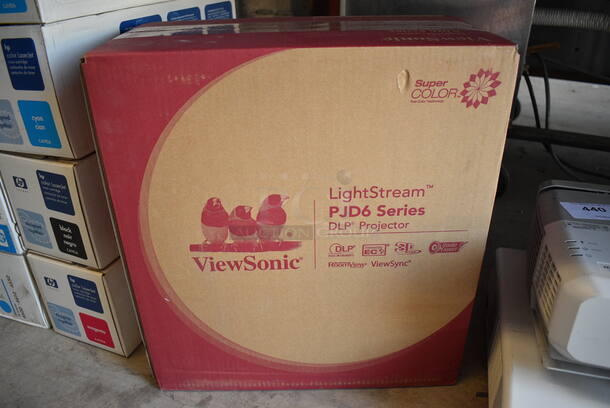 BRAND NEW IN BOX! ViewSonic LightStream PJD6 Series DLP Projector