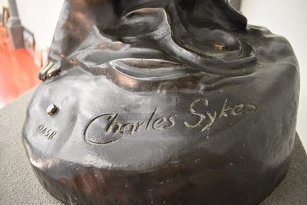 ONE OF A KIND! Solid Bronze Rolls Royce Emblem "Spirit of Ecstasy" Statue With Charles Sykes Autograph On Custom Light-Up Base. 24x24x111. Tested and Working! - Image 4 of 10