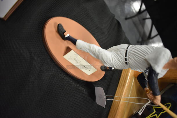 LIMITED EDITION! Joe DiMaggio Autographed Figurine! 347/2214. - Image 3 of 5