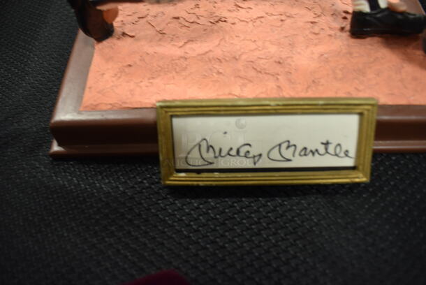 LIMITED EDITION! Mickey Mantle NY Yankees Hand Signed Cold Cast Figurine! 642/975. - Image 4 of 5