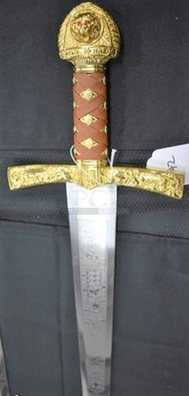 COOL! Sword of Richard the Lionheart With Stainless Steel Blade And Etchings! 40x1x7 - Image 1 of 10