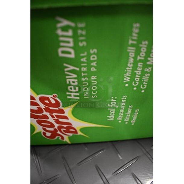 Box Of Scotch-Brite Brand Lint Rollers and Box Of Heavy Duty Scotch-Brite Brand Scour Pads! 2x Your Bid! - Image 3 of 4