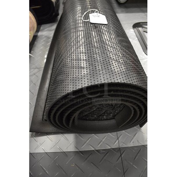 Black Decorative Rug! 117x1x45 - Image 2 of 2