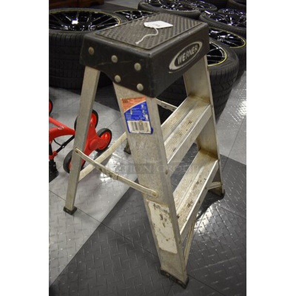 Commerical Step Stool! 13x19x25 - Image 3 of 3