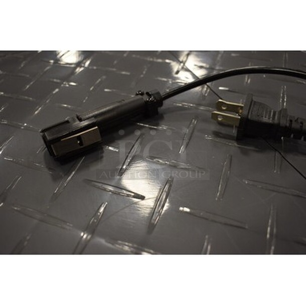 Ferrari Battery Charger With Manual and Carrying Bag ! Model US 3300, 110-120V, 60Hz - Image 4 of 5