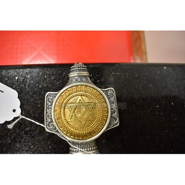 AMAZING! King Solomon Sword Silver by Marto-Toledo. Judaic symbols: Star of David , Lions of Judea and the Ark of the Covenant. Stainless Steel Blade with Judaic Etchings, 24K Gold Medallions. Ancient Judaic Sword. 47x1x9. - Image 3 of 7