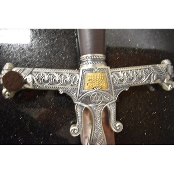 AMAZING! King Solomon Sword Silver by Marto-Toledo. Judaic symbols: Star of David , Lions of Judea and the Ark of the Covenant. Stainless Steel Blade with Judaic Etchings, 24K Gold Medallions. Ancient Judaic Sword. 47x1x9. - Image 4 of 7