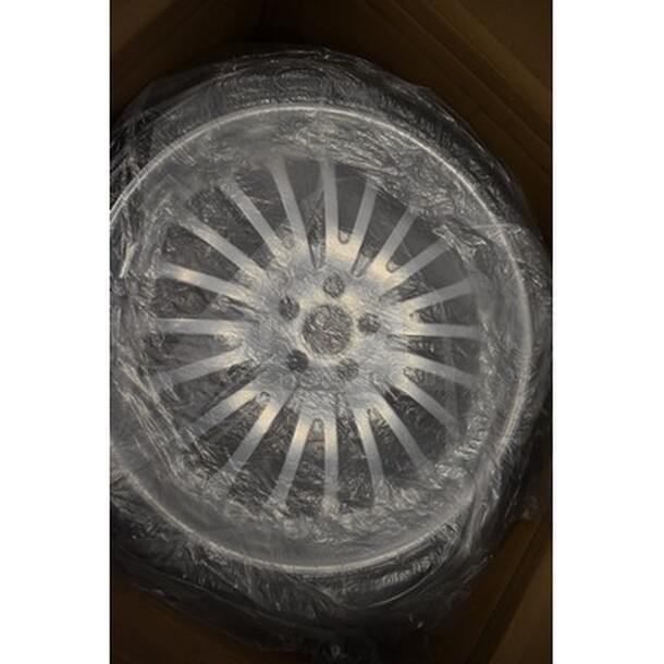 Chrome! Used Once Bentley Rim With  21" Tire. Can Be Used For Bentley GT or GTC Models! - Image 5 of 6