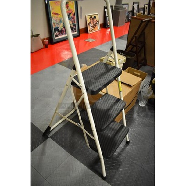 Heavy Duty Step Stool. 18x32x50. - Image 2 of 5