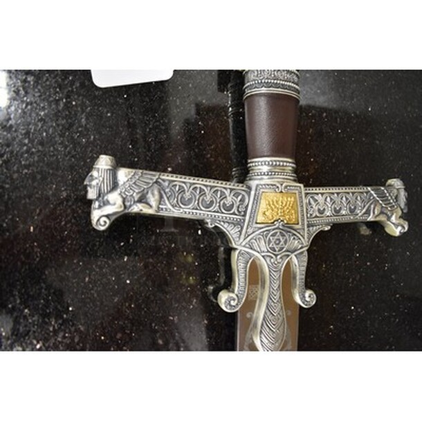 AMAZING! King Solomon Sword Silver by Marto-Toledo. Judaic symbols: Star of David , Lions of Judea and the Ark of the Covenant. Stainless Steel Blade with Judaic Etchings, 24K Gold Medallions. Ancient Judaic Sword. 47x1x9. - Image 5 of 12