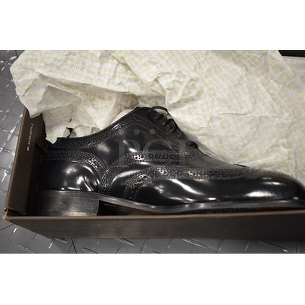2 BRAND NEW IN BOX! Florsheim Brand Men's Leather Shoes. Size 9. 2x Your Bid! - Image 6 of 8